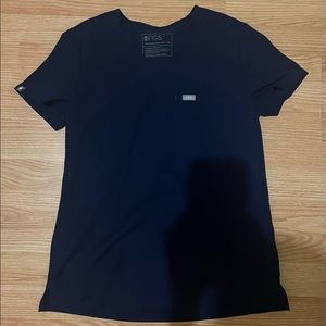 FIGS NAVY CATARINA ONE POCKET SCRUB TOP